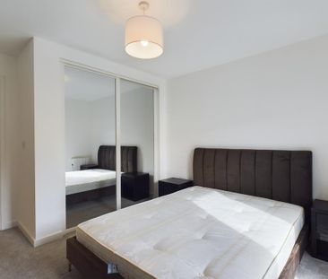 2 bedroom flat to rent - Photo 4