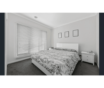 Modern Family Home in Prime Point Cook Location - Photo 4