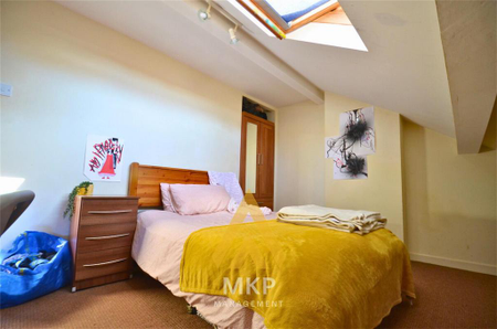 5 bedroom terraced house to rent - Photo 4