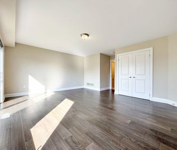 For Lease - 922 Isaac Phillips Way, Newmarket, Ontario - Photo 4