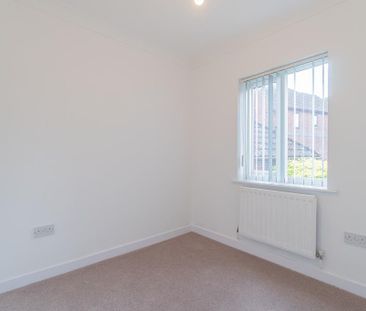 2 bedroom semi-detached house to rent - Photo 4