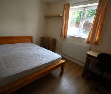 2 Bed Student Accommodation - Photo 2