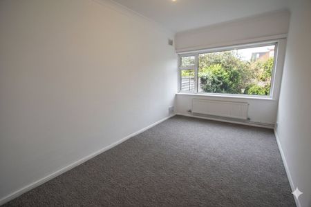 Western Road, Romford, RM1 - Photo 4