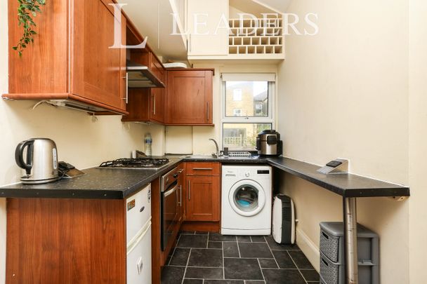 studio to rent London, SE26 - Photo 1