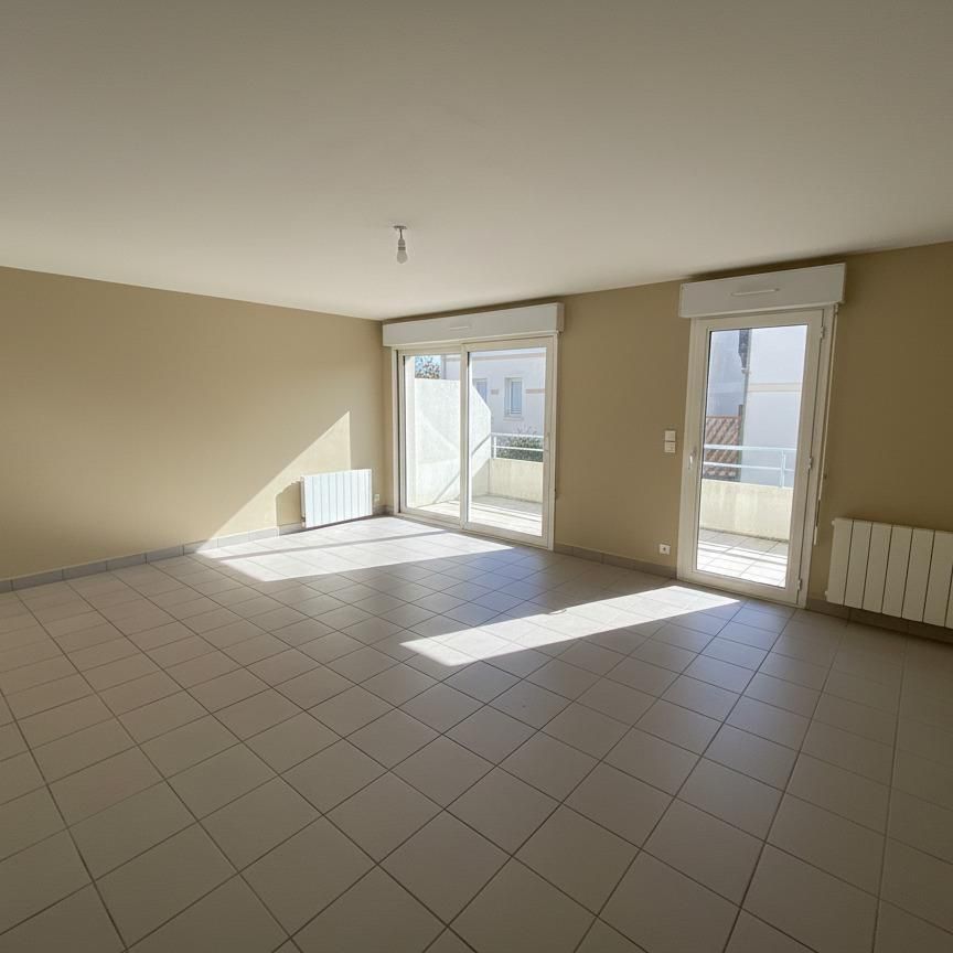 Location Appartement 3 pièces 77m² LA ROCHELLE 17000 - Photo 1