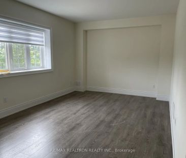 Detached Home For Lease | N9258841 - Photo 2