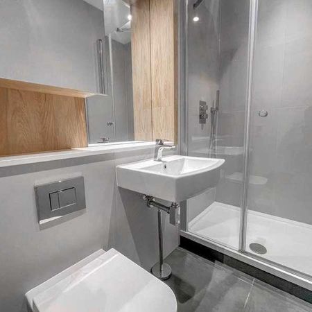 Laporte Way, Luton, LU4 - Photo 3