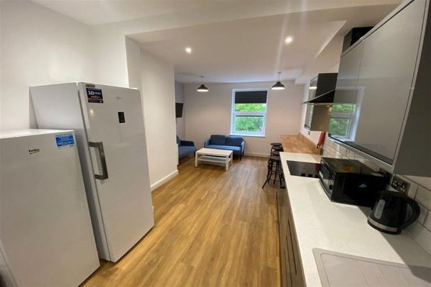 5 bedroom apartment to rent - Photo 1