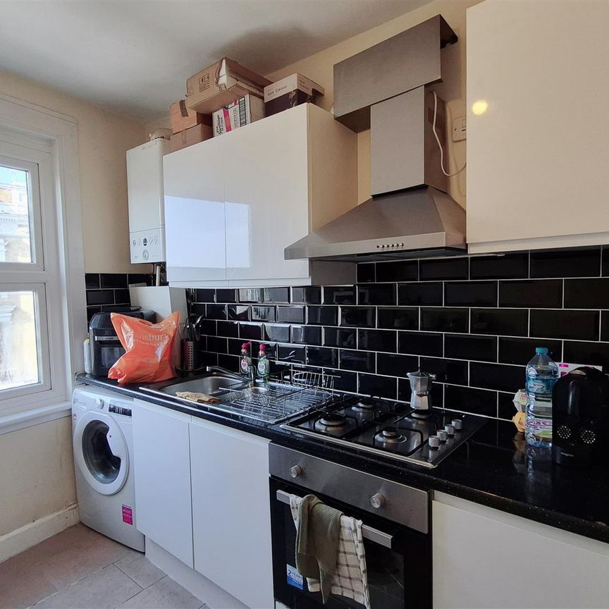 Hetley Road, London, Shepherds Bush - Photo 1
