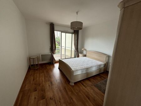 Location Appartement 4 pièces Meublé 107m² ST SEBASTIEN SUR LOIRE 44230 - Photo 3
