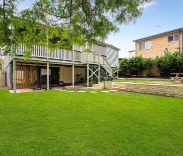 Renovated Queenslander in Great Location - Photo 3