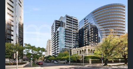 YOUR WINDOW TO ALBERT PARK LAKE AND BEYOND **PLEASE NOTE THIS IS A STUDIO APARTMENT** - Photo 3