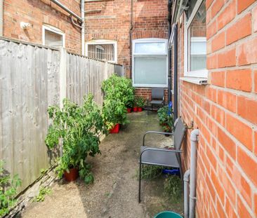 1 bedroom house of multiple occupation to rent - Photo 1