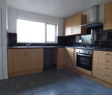 3 Beds - Terraced House - - Photo 5