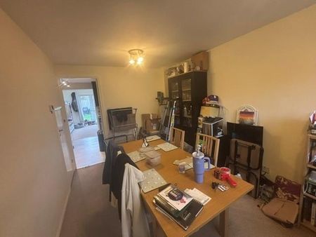 3 bedroom semi-detached house to rent - Photo 5