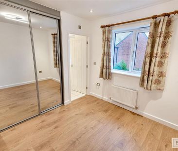 3 bedroom semi-detached house to rent - Photo 3