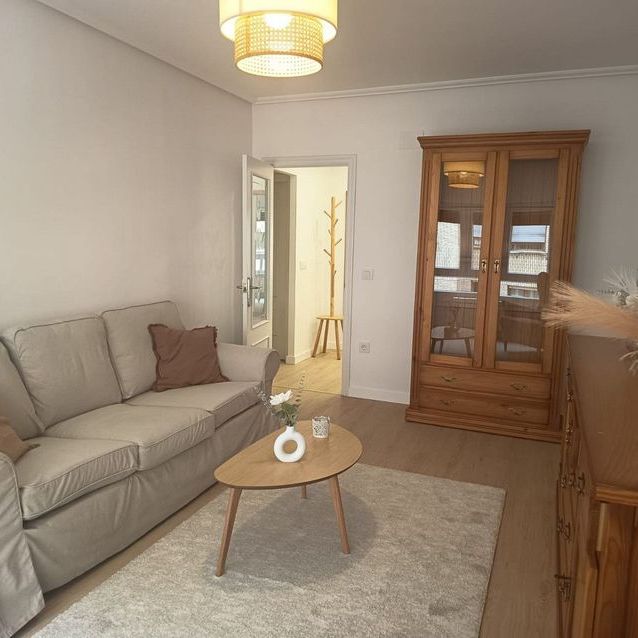 Alquiler de piso en Calle Miguel Ángel Blanco - Photo 1