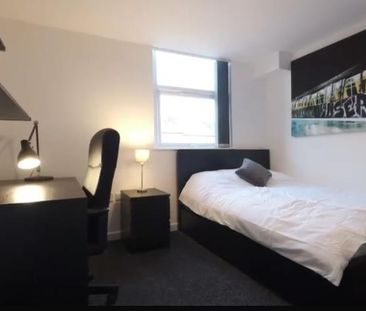 6 bedroom end of terrace house to rent - Photo 5