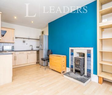 2 bedroom apartment to rent Canute Castle, 2 Royal Crescent Road, S... - Photo 1