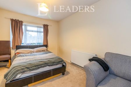 2 bedroom apartment to rent Willow Lodge, 6 Pemberton Road, East Molesey, KT8 - Photo 4