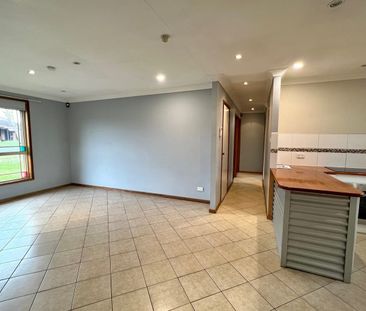 Three-Bedroom Home on Main Road – Lakeside - Photo 1