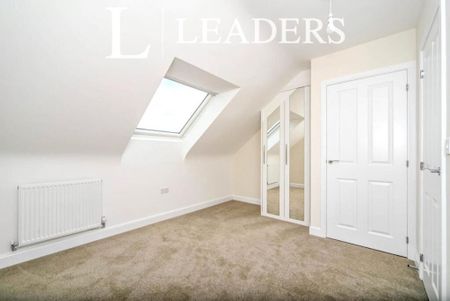 4 bedroom townhouse to rent - Photo 2