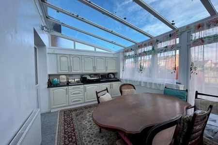 Petunia Crescent, Chelmsford, CM1 - Photo 2