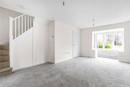 4 bedroom detached house to rent - Photo 2