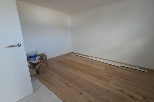 Newly renovated 2.5-room apartment in a single-family house in Spiez - Photo 1