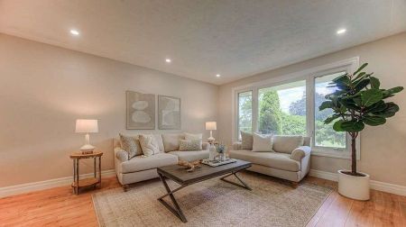 For Lease - 56 Cloverdale Crescent, Kitchener, Ontario - Photo 2