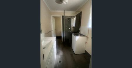 Spacious North Tamworth Unit - Photo 5