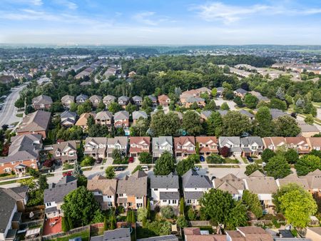 For Lease - 2218 Bluegrass Lane, Burlington, Ontario - Photo 5