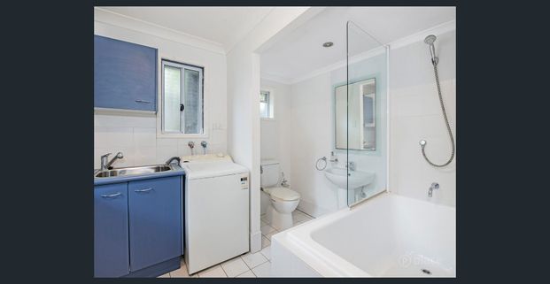 Family Residence in the Heart of Coorparoo! - Photo 1