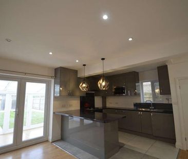 Pooley Green Road, Egham, TW20 - Photo 5