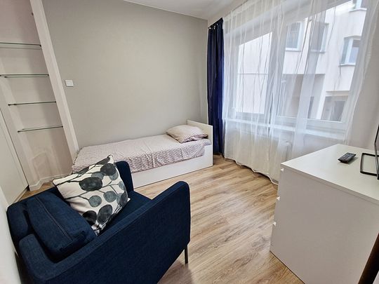 Centrum | kawalerka | C.O. w czynszu - Photo 1