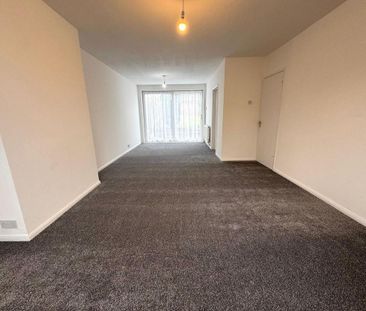 4 bedroom semi-detached house to rent - Photo 6