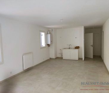 Location Appartement 3 pièces 65m² LE BEAUSSET 83330 - Photo 6