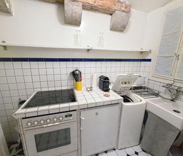 Studio meublé, donnant sur la place du bourg de four en vieille ville. - Foto 4