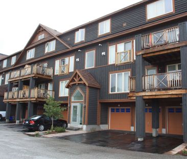 For Lease - 10 Joseph Trail, Collingwood, Ontario - Photo 1