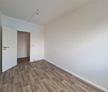 Elegante 3-Zimmer-Wohnung mit großzügigem Wohnbereich! + 1.000 EUR ... - Photo 1