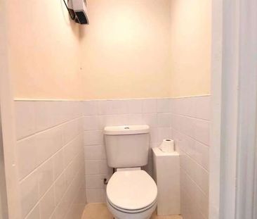 North Parade, Edgware, HA8 - Photo 5