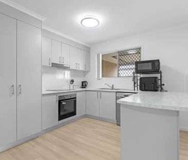 Modern Coastal Living in a Sought After Estate - Photo 6