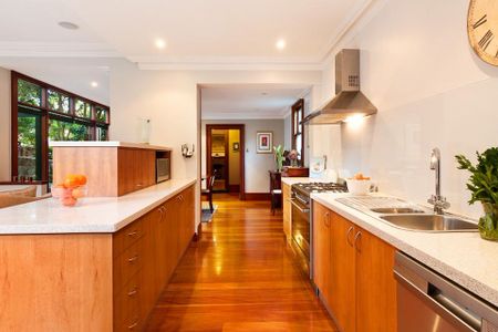 9 Jarocin Avenue, Glebe. - Photo 2