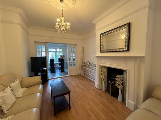 4 bedroom terraced house to rent - Photo 1