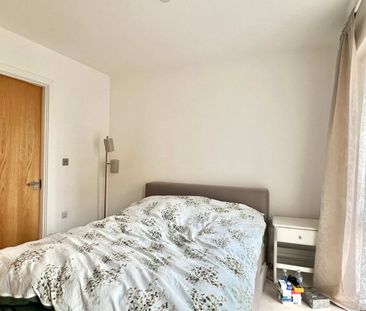 Colindale Gardens 2 Room 1 Room 2 Room 3 Room 4 - Photo 6