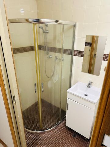 Darlington - Photo 4