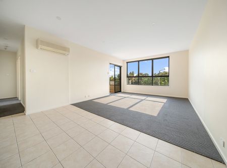 Greenway with park views - Photo 2