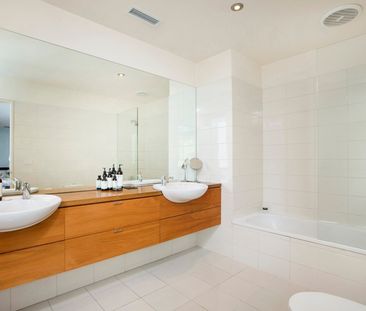 326A Canterbury Road, St Kilda West VIC 3182 - Townhouse For Rent |... - Photo 4