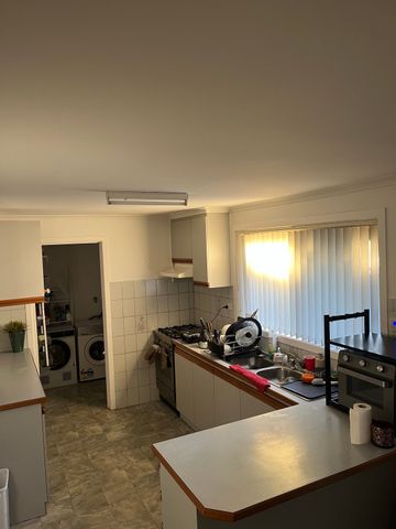 Sunshine North - Photo 5