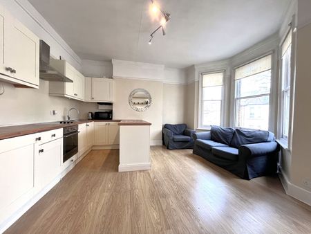 2 double bedroom first floor flat, Acton Lane, London, W3 8NX - Photo 2